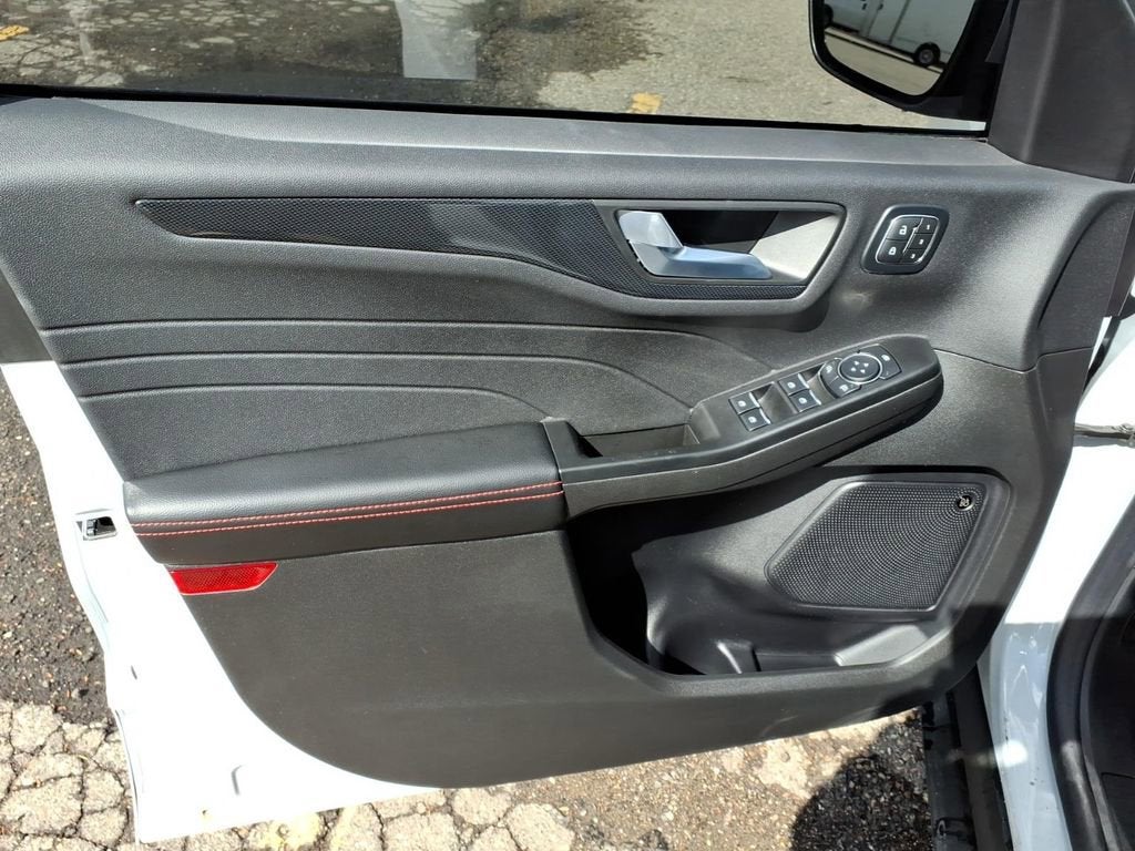 2025 Ford Escape ST-Line Elite
