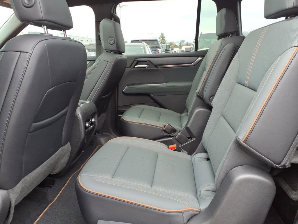 2024 GMC Acadia AWD AT4
