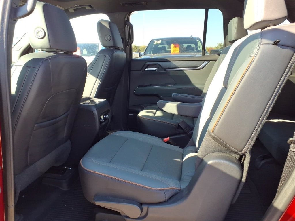 2024 GMC Acadia AWD AT4