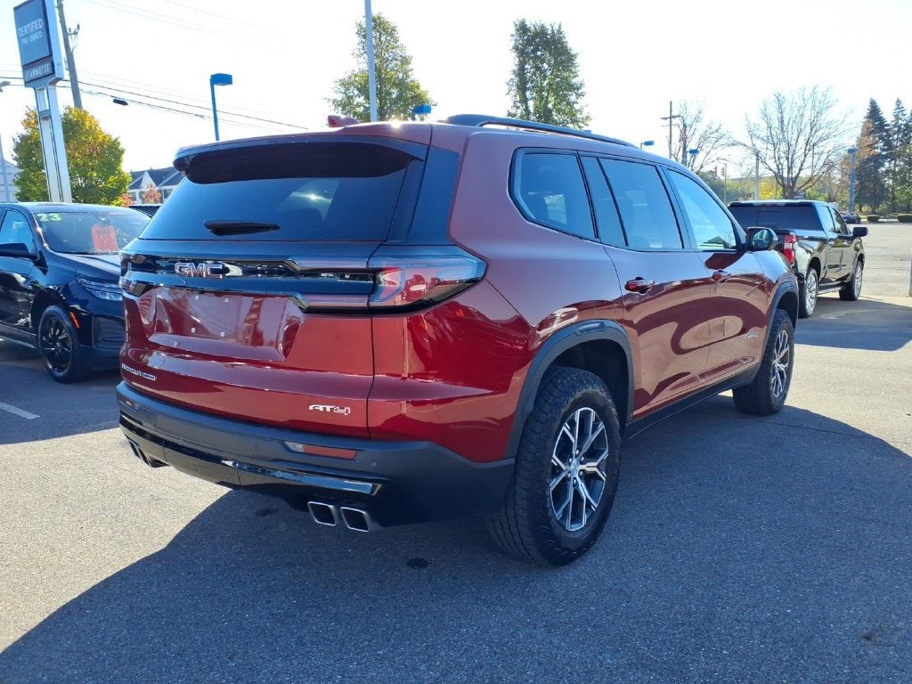 2024 GMC Acadia AWD AT4