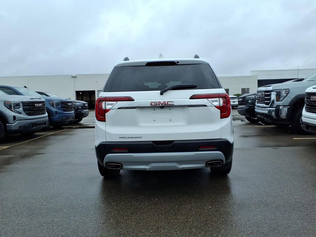 2023 GMC Acadia SLT