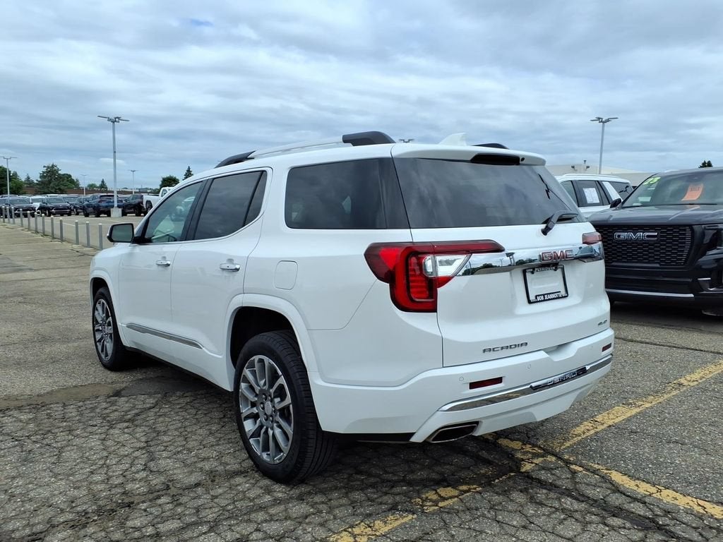 2023 GMC Acadia Denali