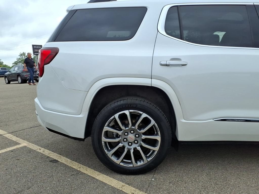 2023 GMC Acadia Denali