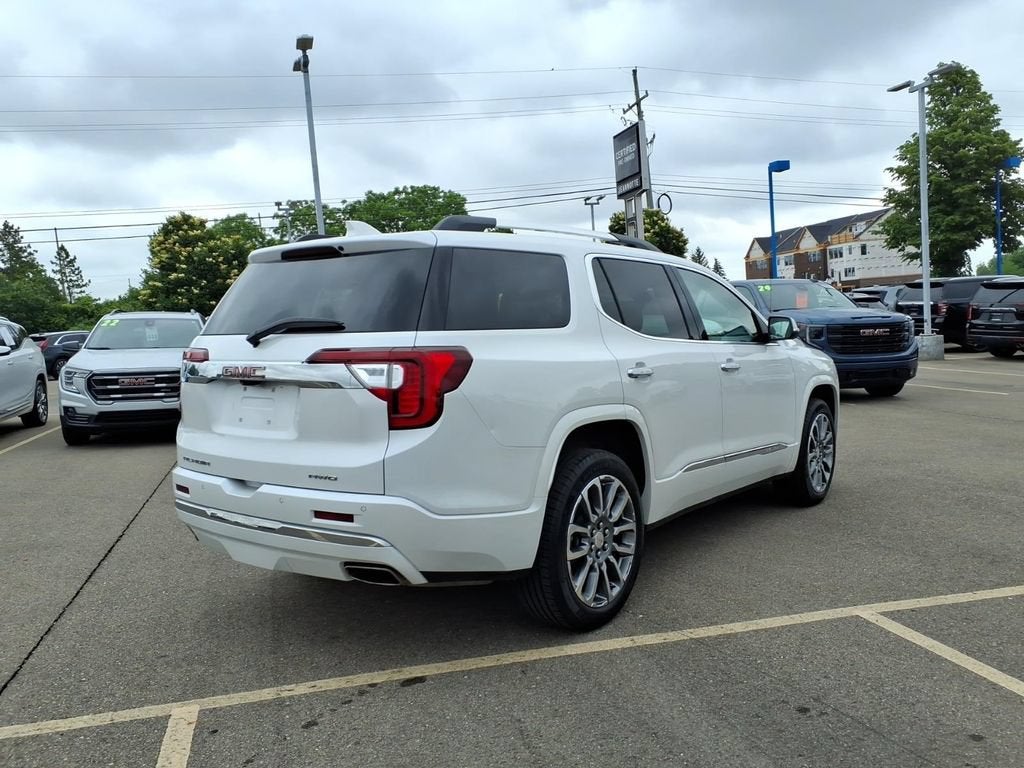 2023 GMC Acadia Denali