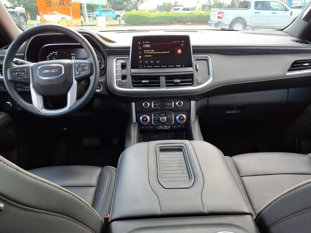 2023 GMC Yukon SLT