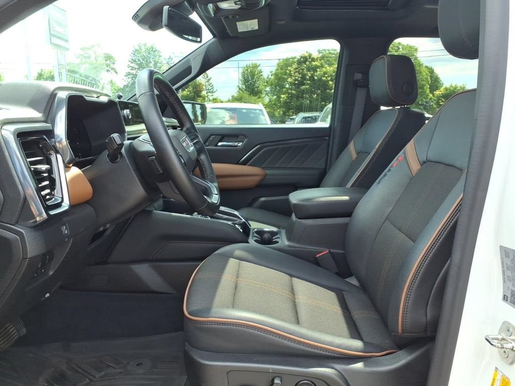 2023 GMC Canyon 4WD AT4