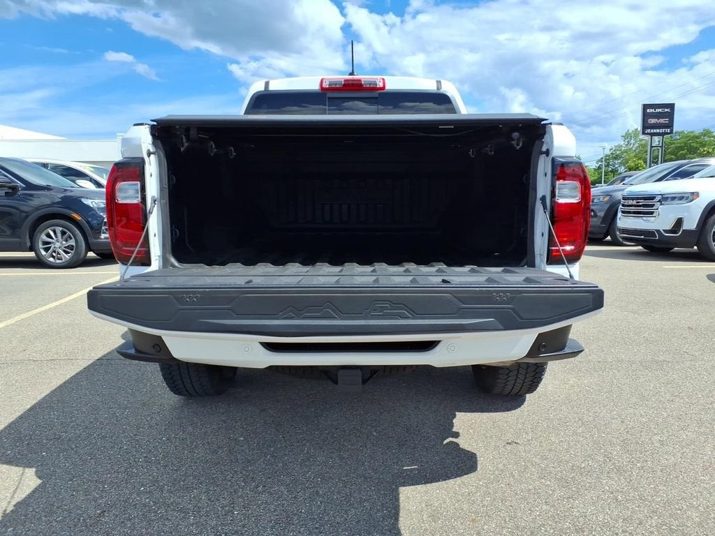 2023 GMC Canyon 4WD AT4