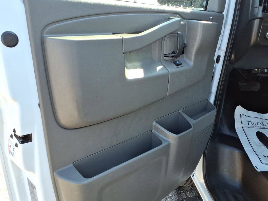 2025 GMC Savana Cargo Base