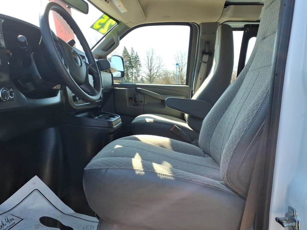 2025 GMC Savana Cargo Base