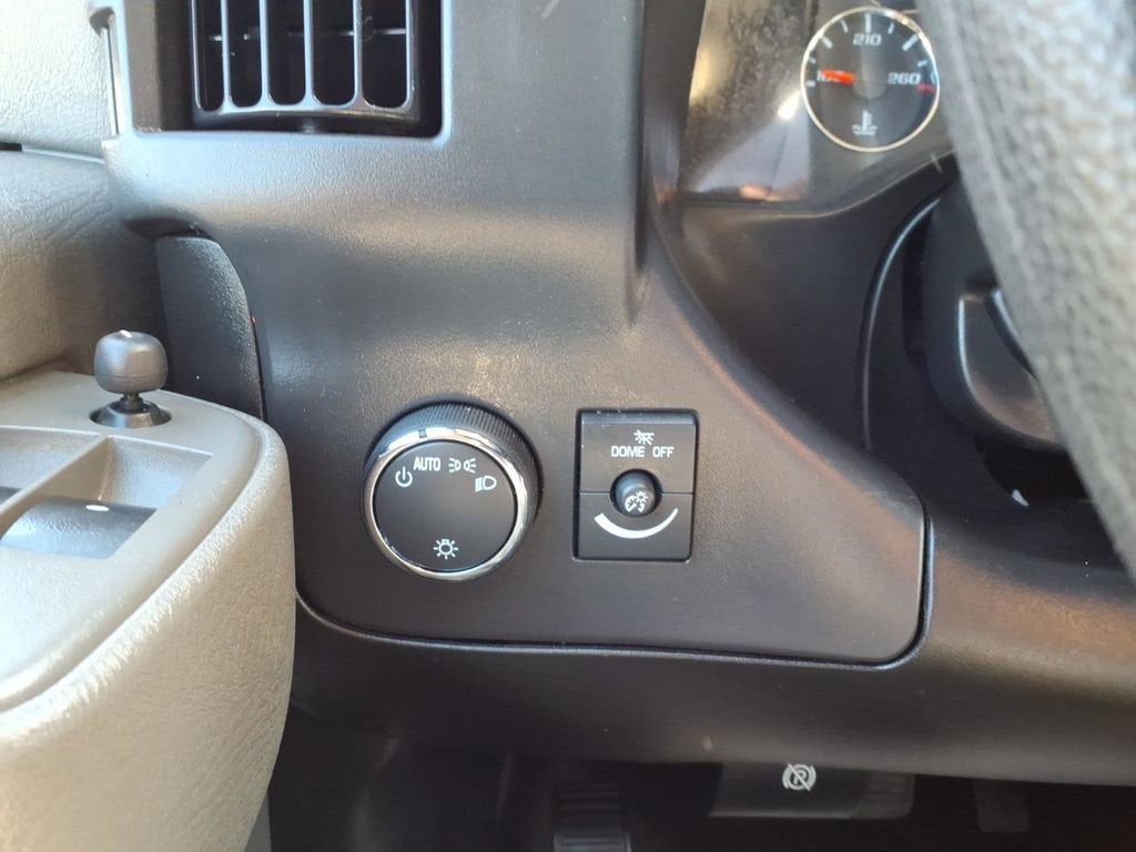 2025 GMC Savana Cargo Base