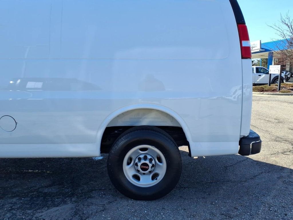 2025 GMC Savana Cargo Base