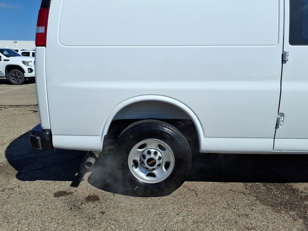 2025 GMC Savana Cargo Base