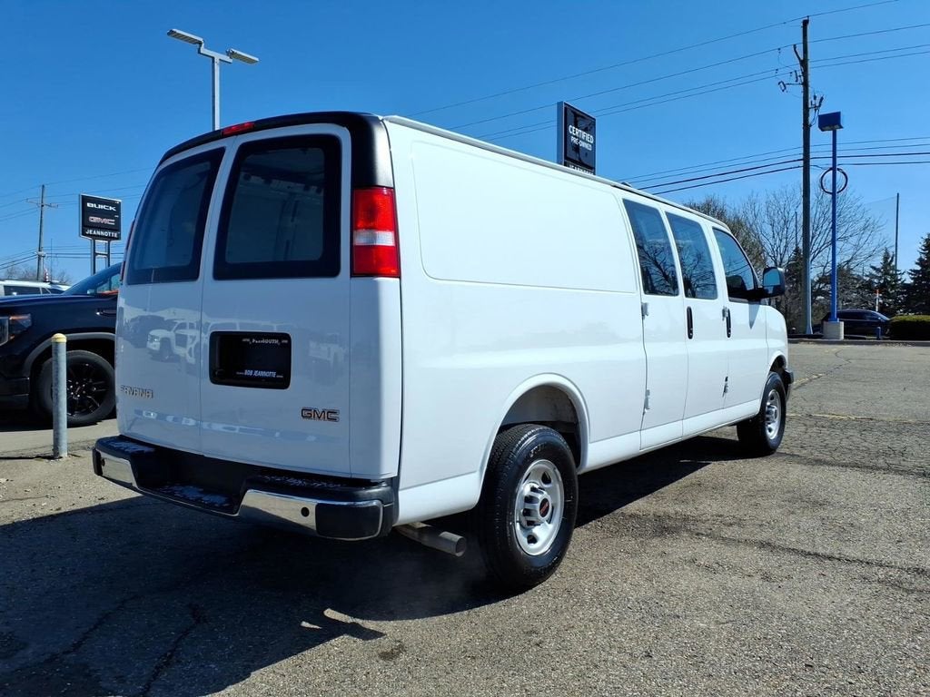 2025 GMC Savana Cargo Base