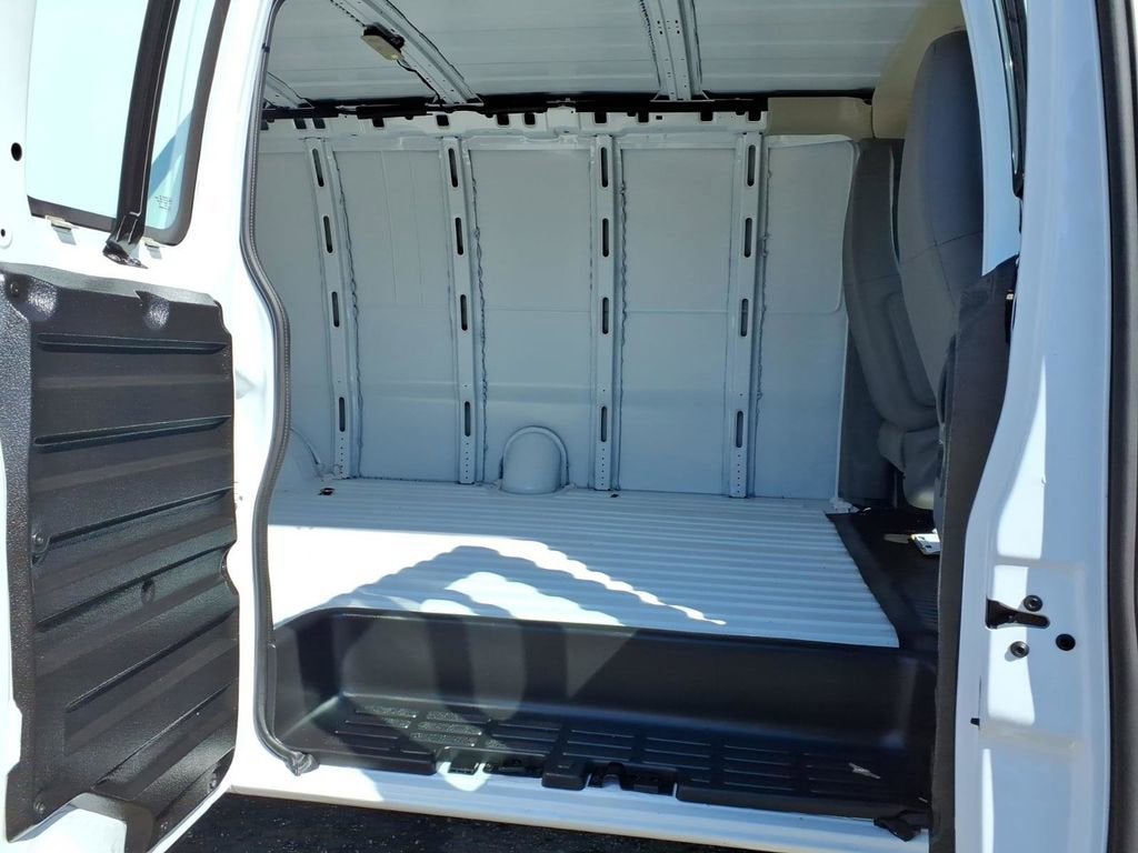 2025 GMC Savana Cargo Base