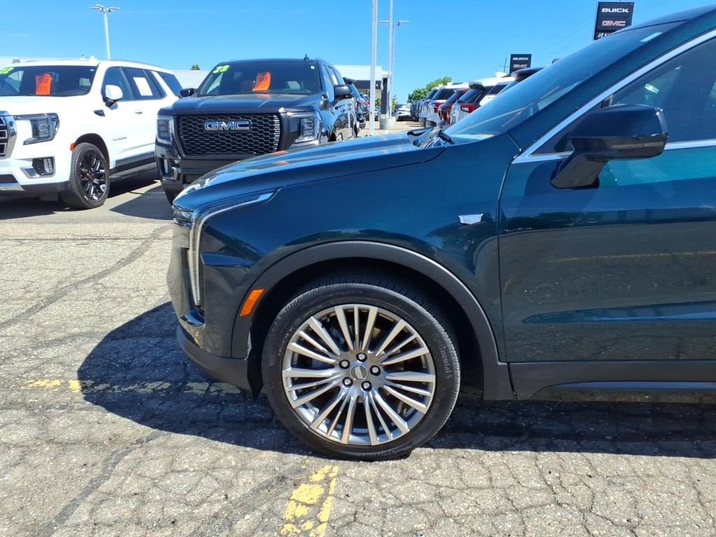 2024 Cadillac XT4 AWD Premium Luxury