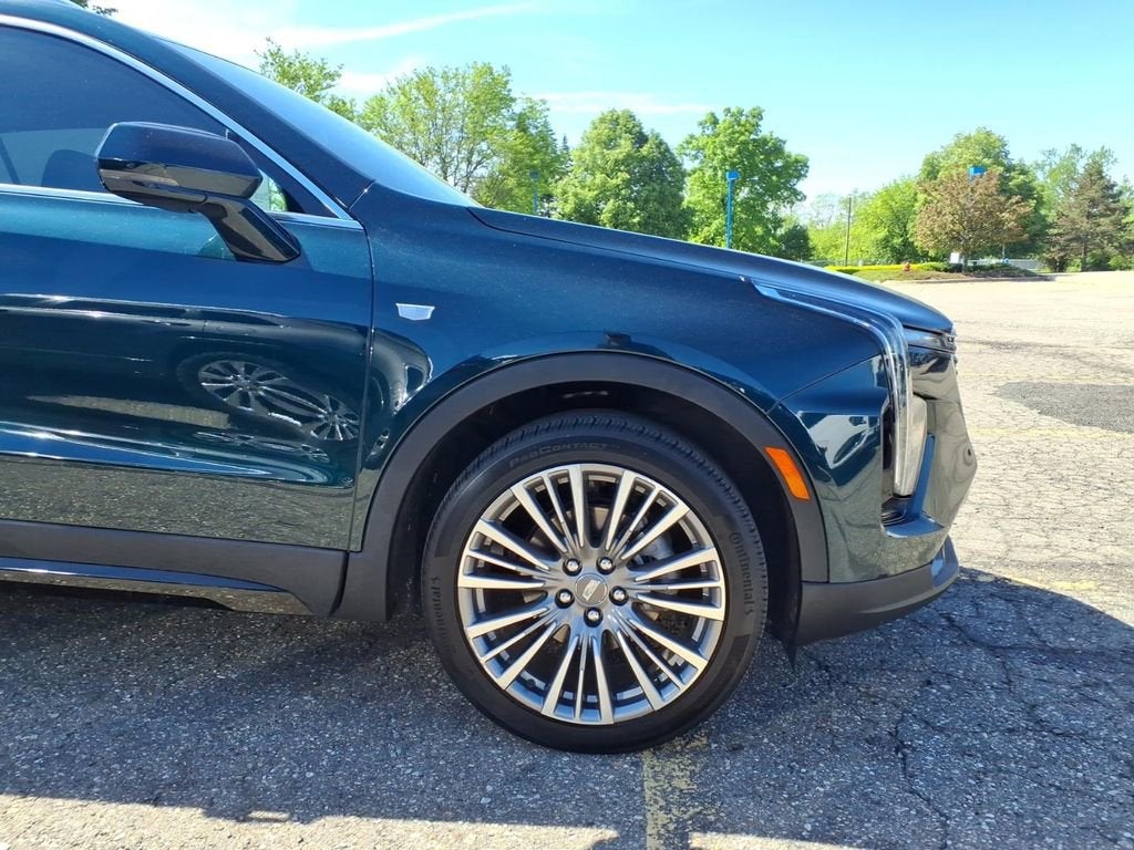 2024 Cadillac XT4 AWD Premium Luxury