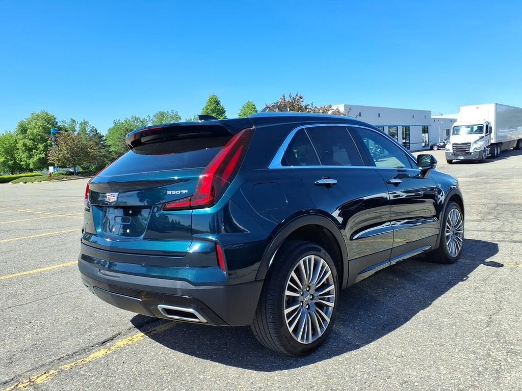 2024 Cadillac XT4 AWD Premium Luxury