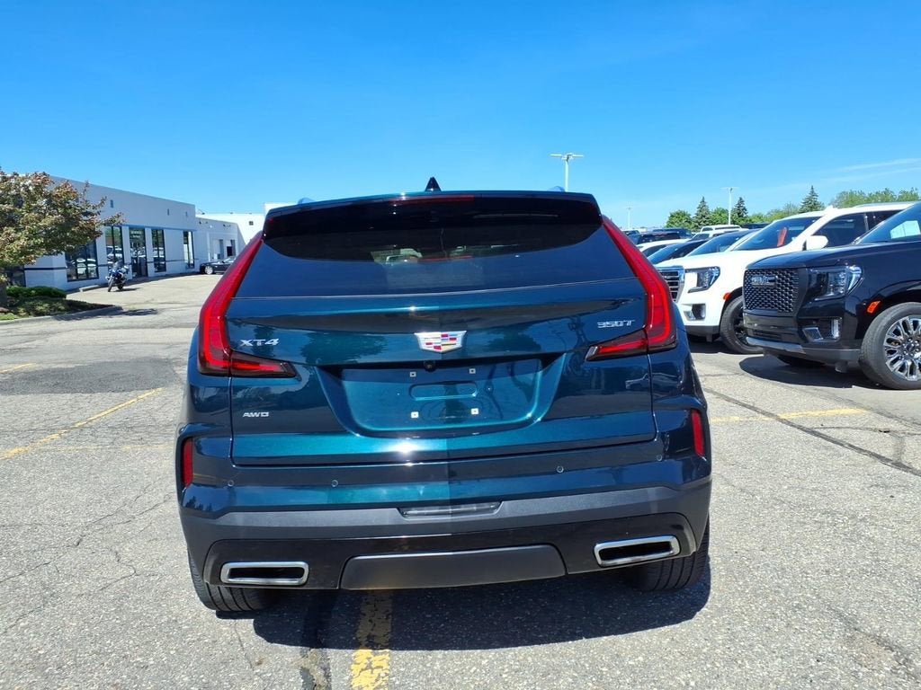 2024 Cadillac XT4 AWD Premium Luxury