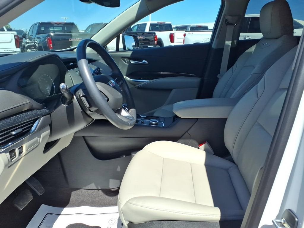 2023 Cadillac XT4 AWD Premium Luxury