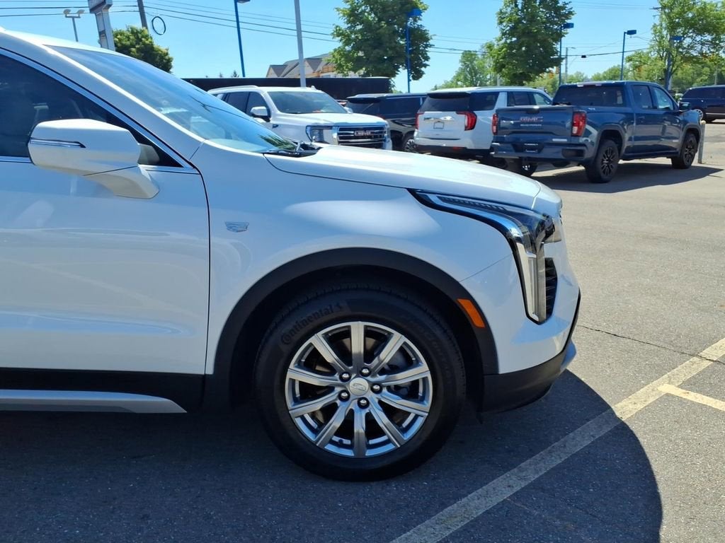 2023 Cadillac XT4 AWD Premium Luxury