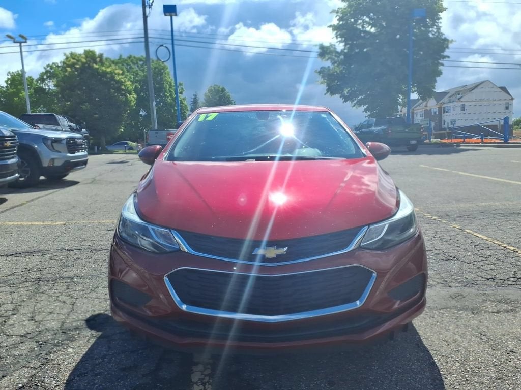 Used 2017 Chevrolet Cruze LT with VIN 3G1BE6SMXHS525853 for sale in Plymouth, MI