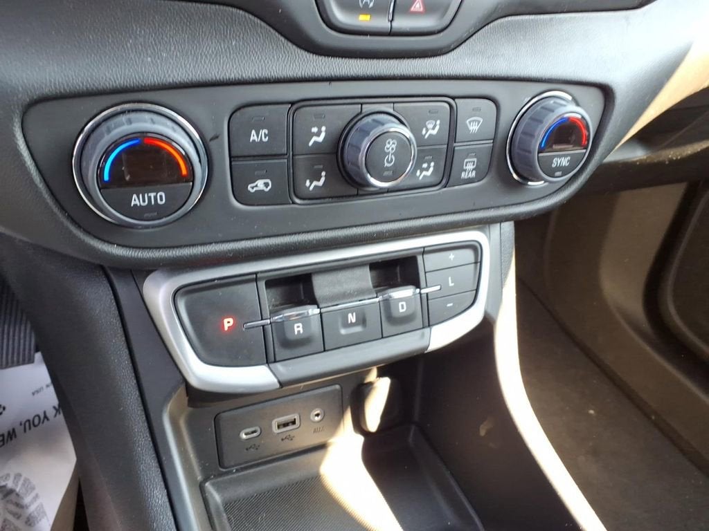 2023 GMC Terrain SLE