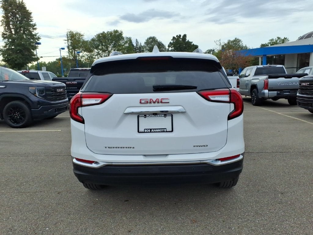 2023 GMC Terrain SLT