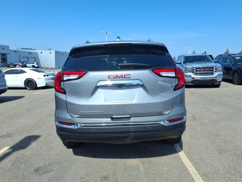 2023 GMC Terrain SLT